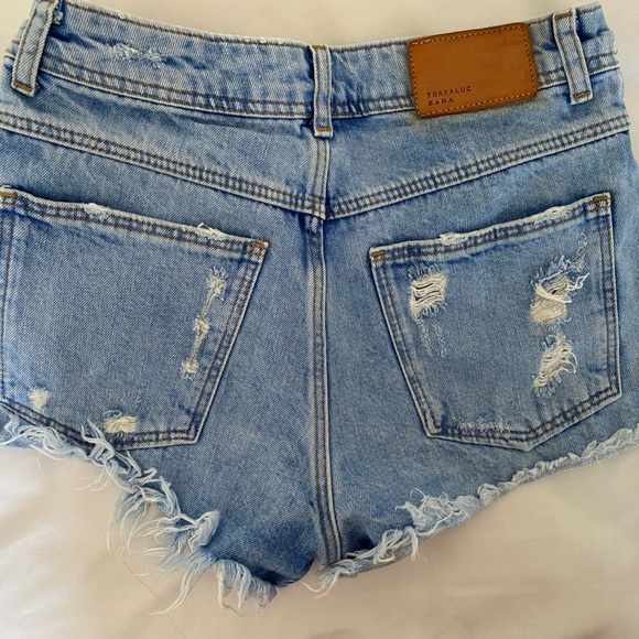 ZARA ripped jeans shorts - Picture 4 of 4